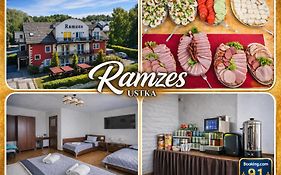 RAMZES USTKA -pokoje z balkonami,parking,rowery,Blisko do plaży
